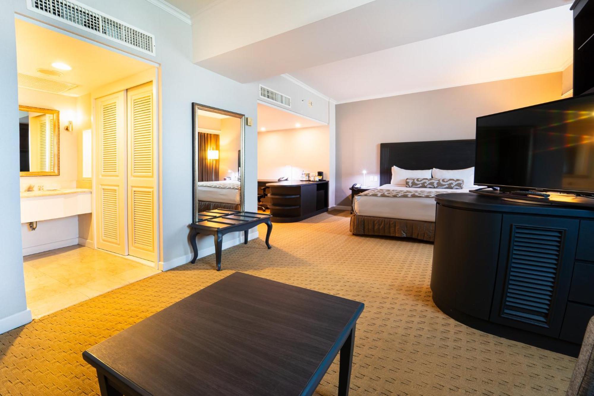 Hotel Crowne Plaza Managua By Ihg Esterno foto